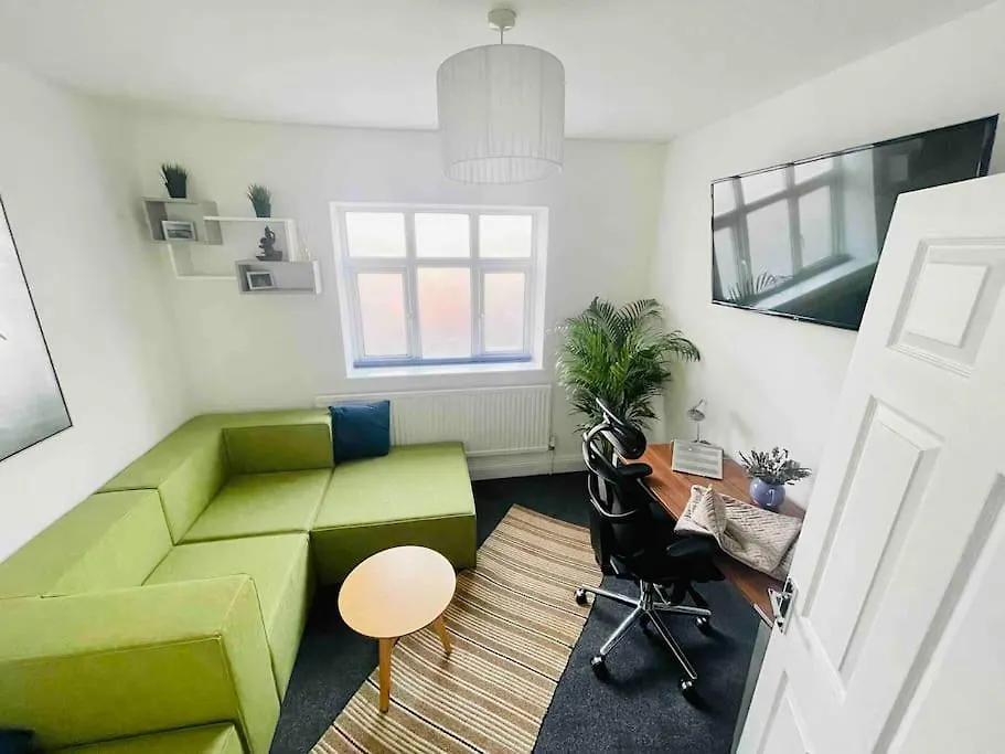 Lovely 1 Bedroom Flat+Living Room With A Sofa Bed London